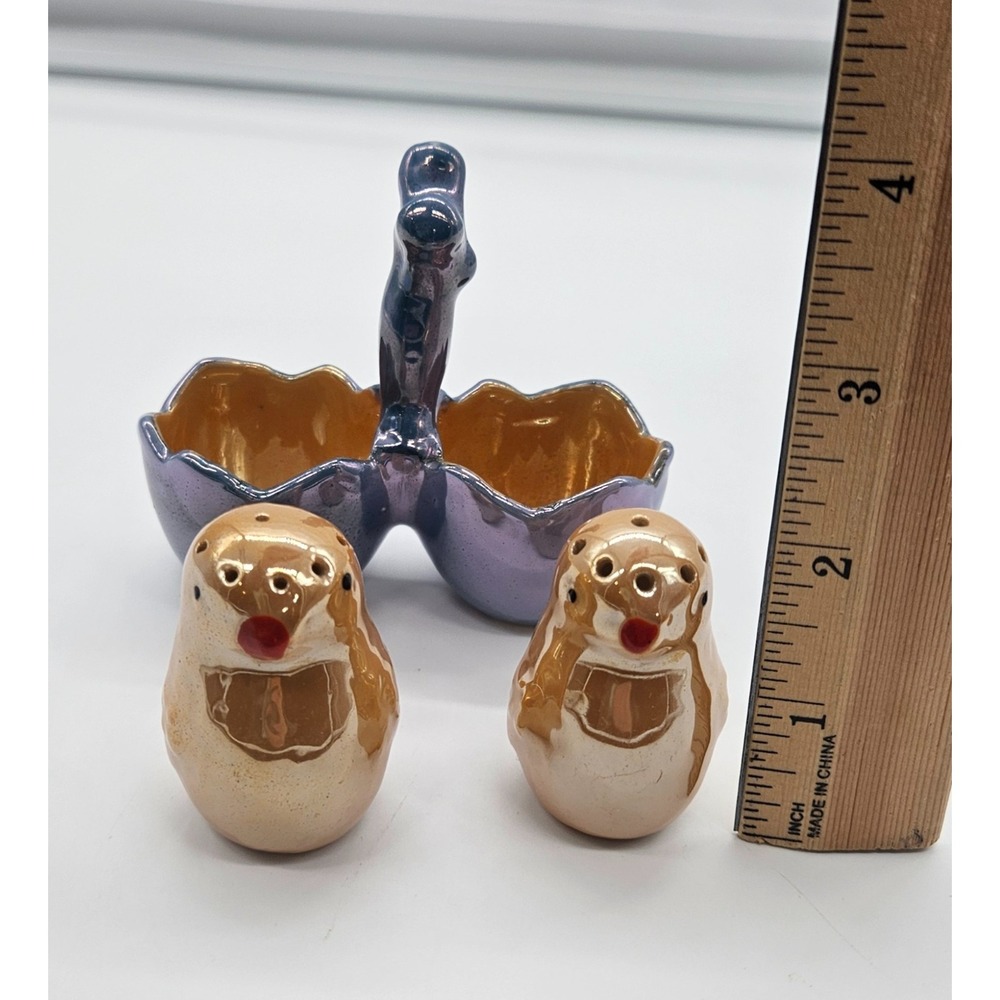 Lusterware Japan Ceramic Chick Salt and Pepper Shakers in Egg Holder with Handle - Picture 5 of 13